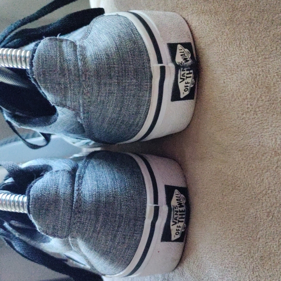 Vans "off the wall" men's size 7 Gray comfortable sneakers. - Picture 3 of 7